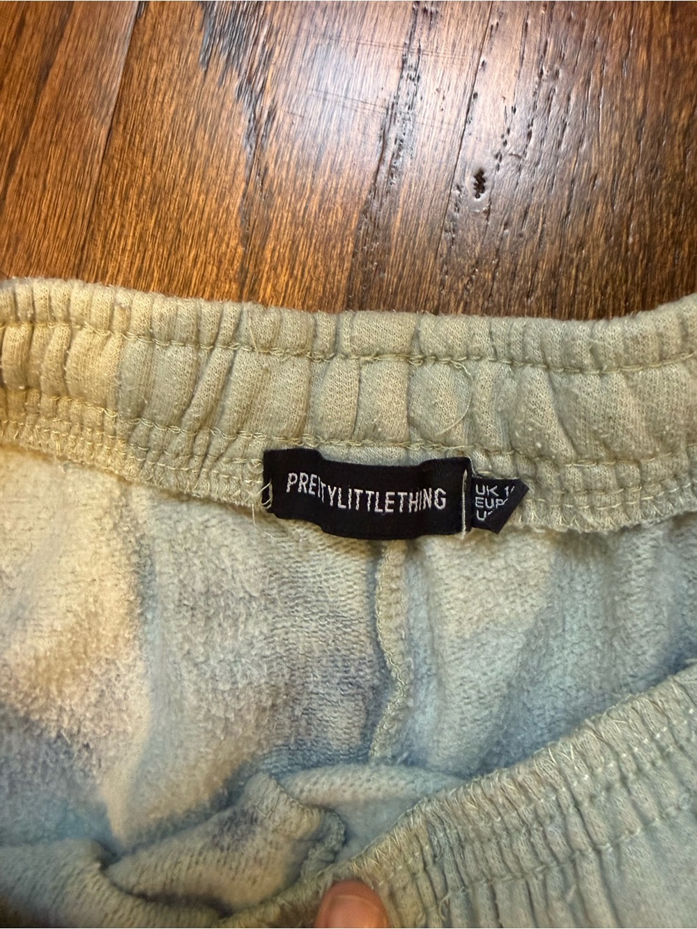 PrettyLittleThing Tie-Dye Sweatpants -Green  & Gray - Picture 2 of 2